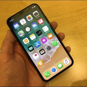 iPhone X black
